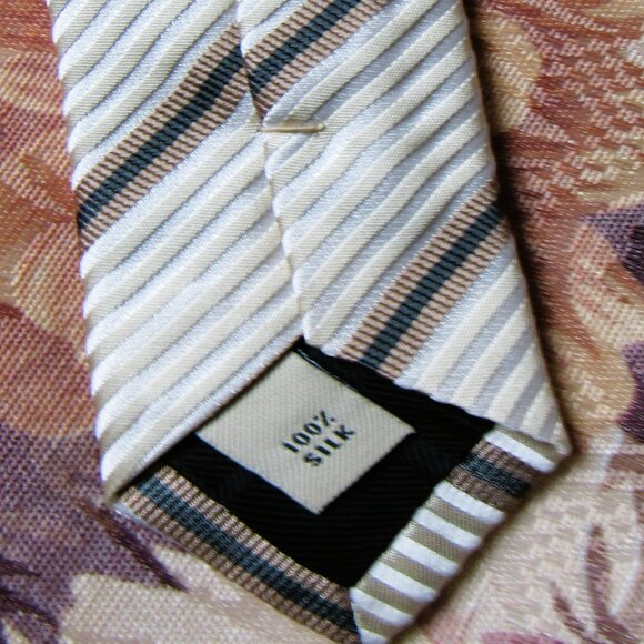 Burberry London 100% Silk Tie Necktie White /light gold, striped made in Italy - Picture 6 of 6